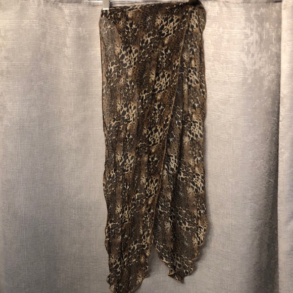 Women’s scarf - Picture 1 of 5